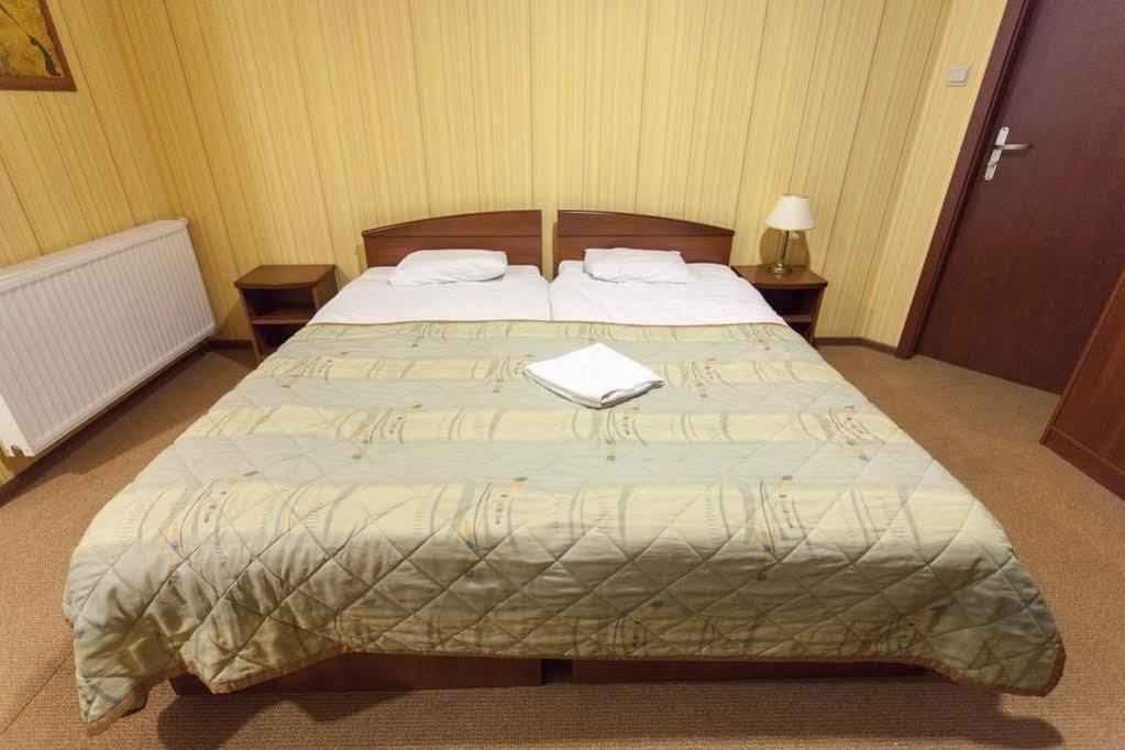 L'Ascada Hotel Сьрем Экстерьер фото